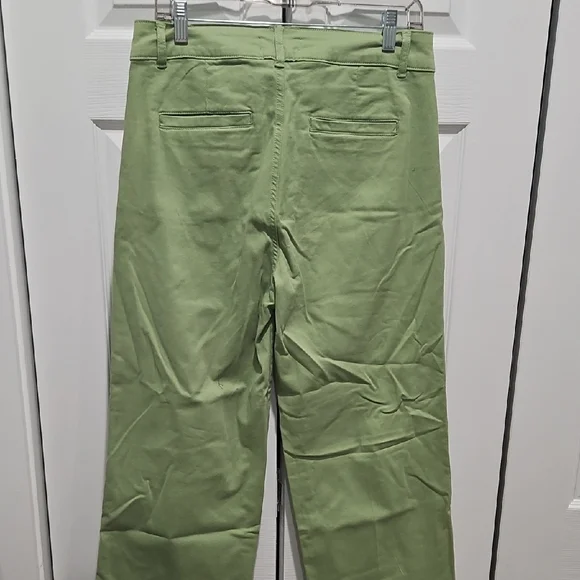 Women's Cropped Wide Leg Pants - Picture 4 of 6